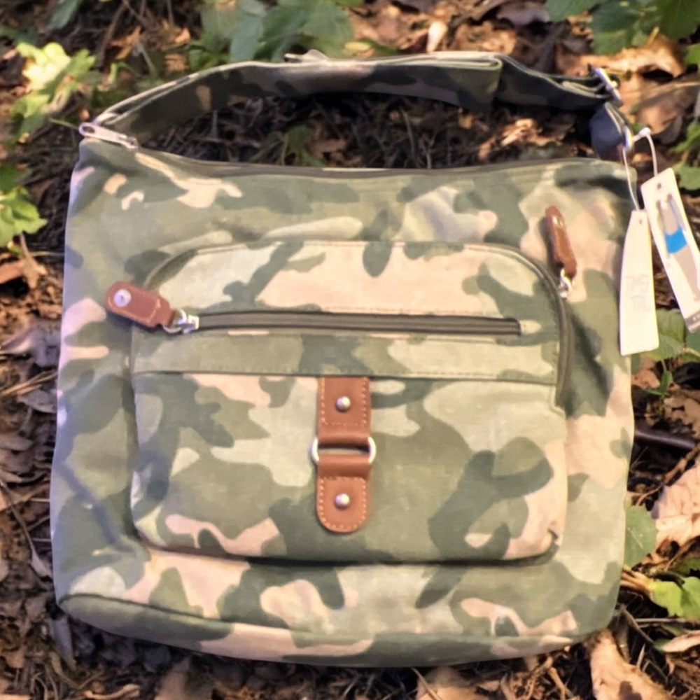 NWT Anita Camouflage Crossbody Shoulder Bag Canvas Faux Leather One‎ Size